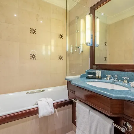 Hotel Pont Royal 5*