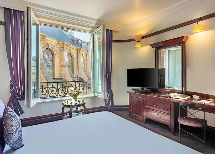 ホテル Pont Royal パリ