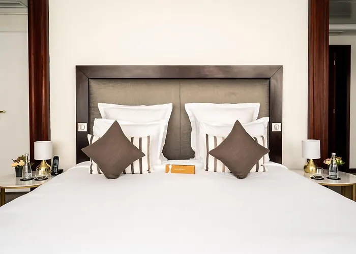 Отель Pont Royal 5*