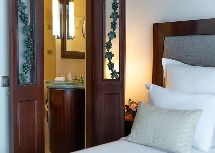 Pont Royal Отель Париж