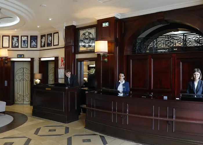 Отель Pont Royal